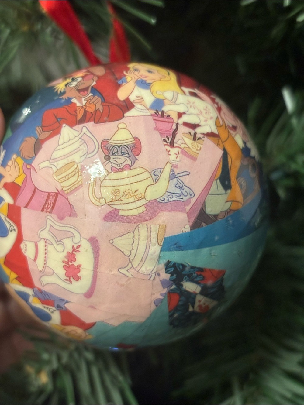 Disney vintage Alice in Wonderland Holiday Ornament - - Picture 4 of 4